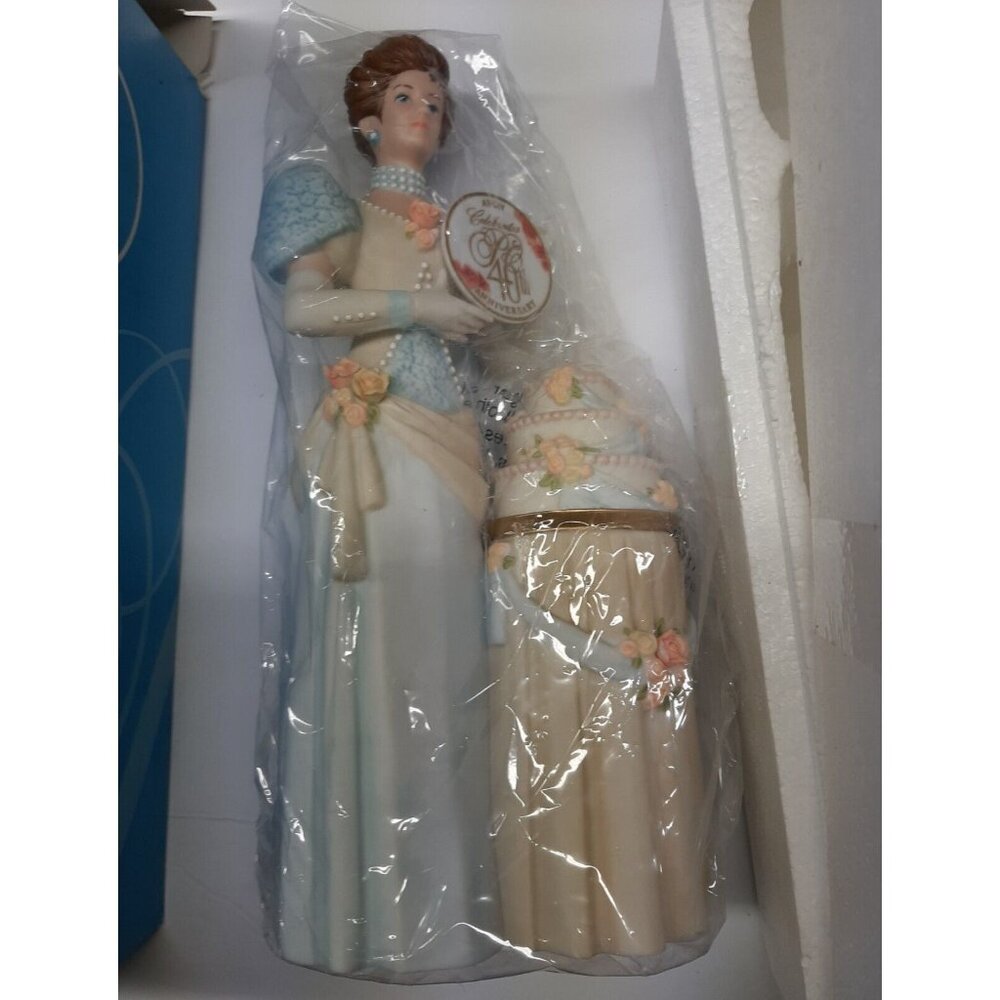 2007 Mrs. Albee Award Figurine By Avon With Original Box & Styrofoam Packaging